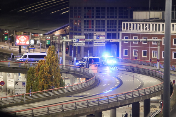 Policja wzmacnia siły na lotnisku w Hamburgu