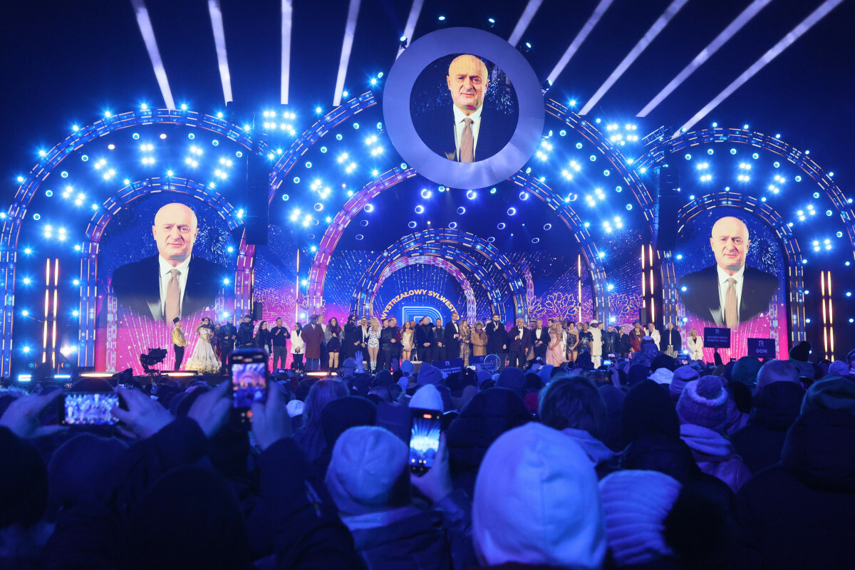 Marszałek Jarosław Stawiarski podczas sylwestra TV Republika