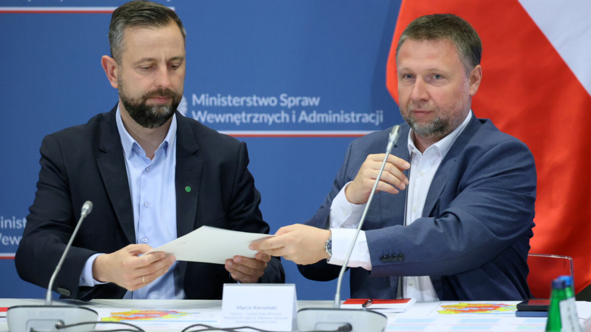 Mial-trafic-do-wszystkich-mieszkancow-Polski.-Co-sie-dzieje-z-Poradnikiem-bezpieczenstwa_full-hd.jpg