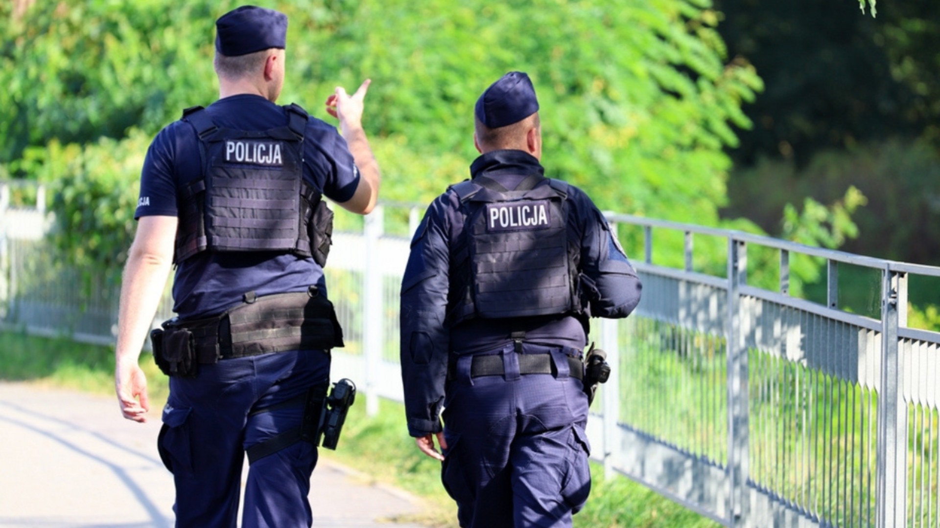 Fałszywe filmiki z policjantami. Pamiętaj, tak nie zachowa się żaden ...