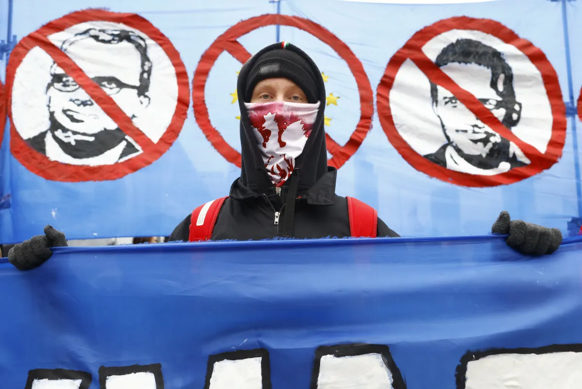 https://gfx.wiadomosci.radiozet.pl/var/g3-radiozetwiadomosci/storage/images/polska/warszawa/marsz-niepodleglosci-w-warszawie-na-zywo-ile-osob-zdjecia-i-nagrania-live/en_01636845_0100/29204781-1-pol-PL/EN_01636845_0100.webp