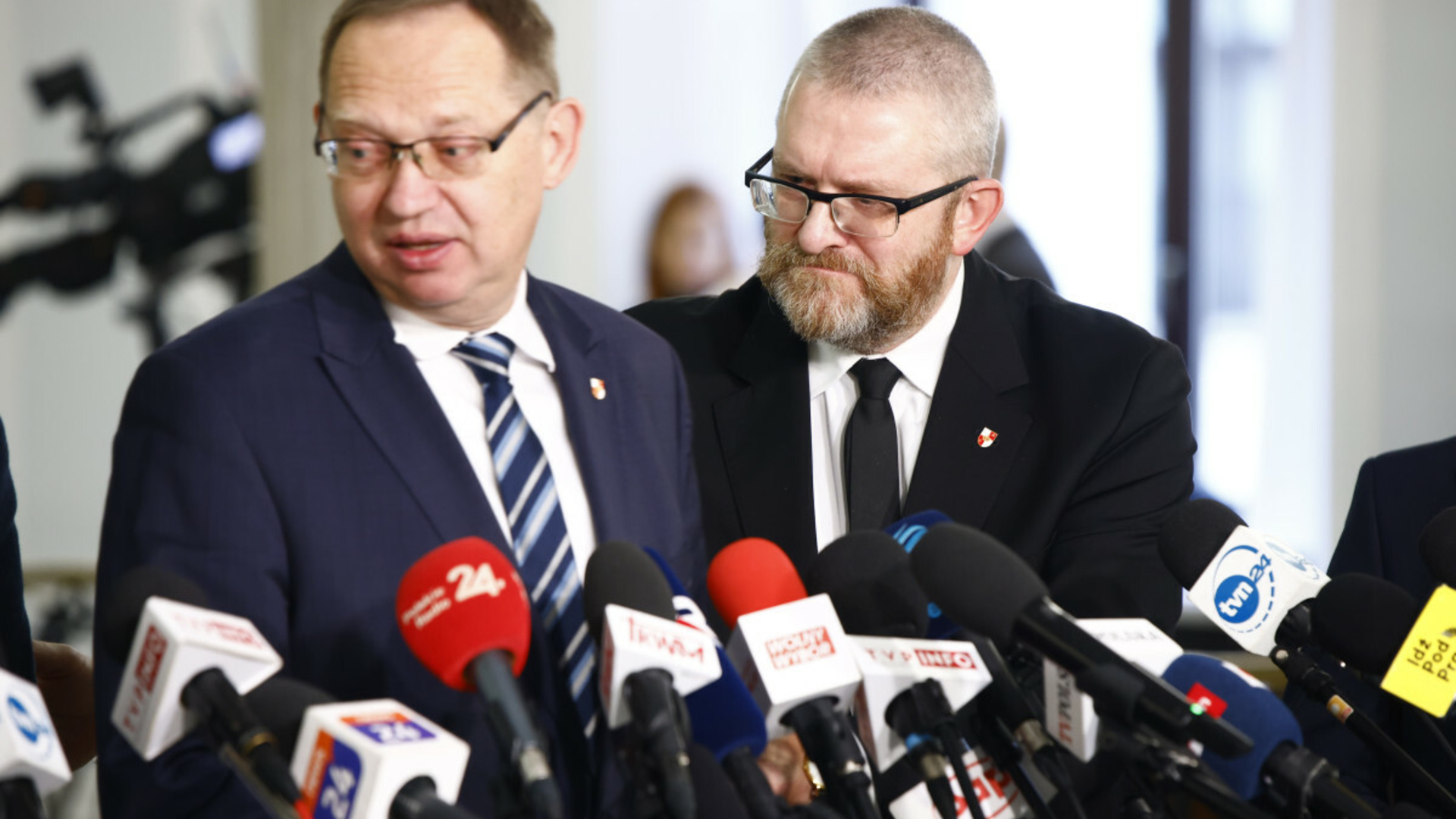 Peníze z Kremlu a ruské sítě.  Polský poslanec se zúčastnil podezřelého jednání