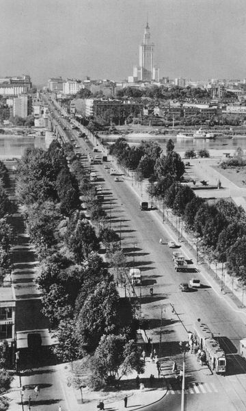 Pałac_Kultury_i_Nauki_widziany_z_mostu_Poniatowskiego_lata_60