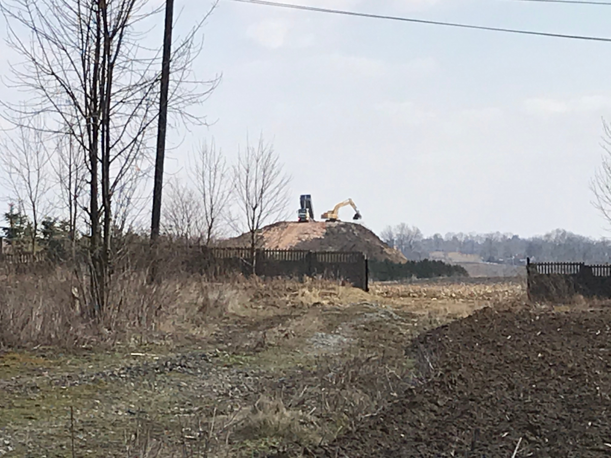 Kopiec Macierzy Polonii – widok z DK7 Kraków – Kielce
