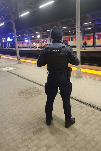 Patrol policji na dworcu