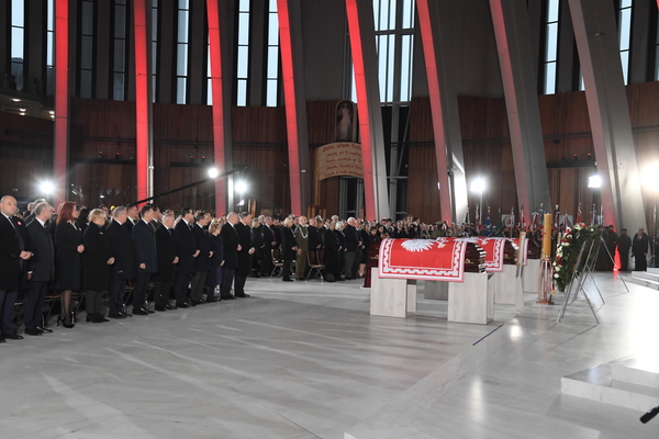 Uroczystość złożenia szczątków prezydentów RP na uchodźstwie