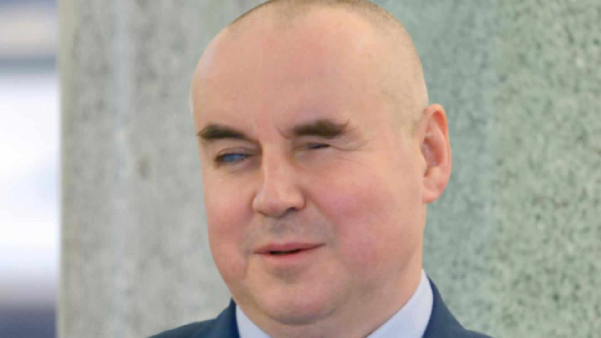NIE MA TELEFONU KOM RKOWEGO KIERUJE FIRM WART 600 MLN Z visual data 6